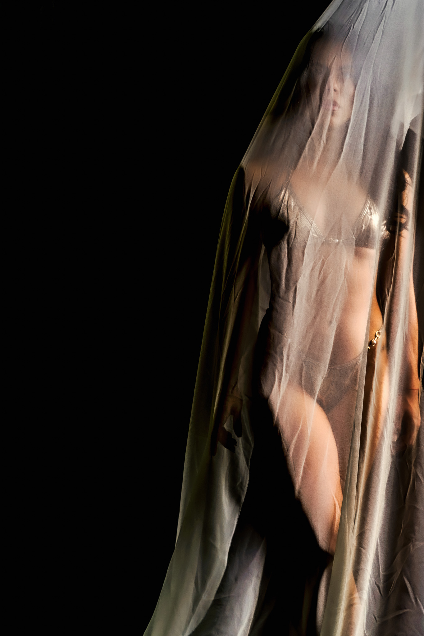 Lea – portret boudoir artistic realizat de VibeArt24