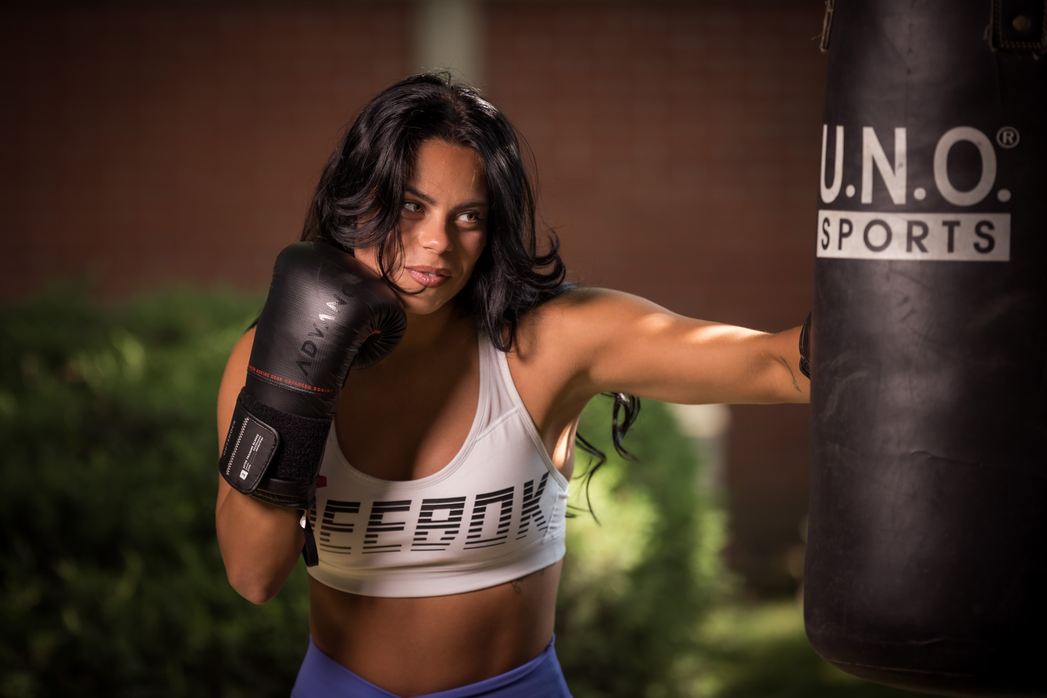 Lea – ședință foto sportivă cu mănuși de box realizată de VibeArt24